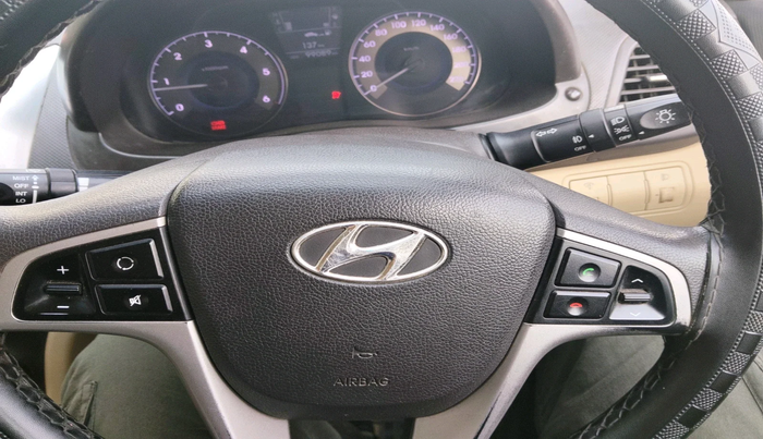 2012 Hyundai Verna FLUIDIC 1.6 CRDI SX, Diesel, Manual, 99,089 km, interior