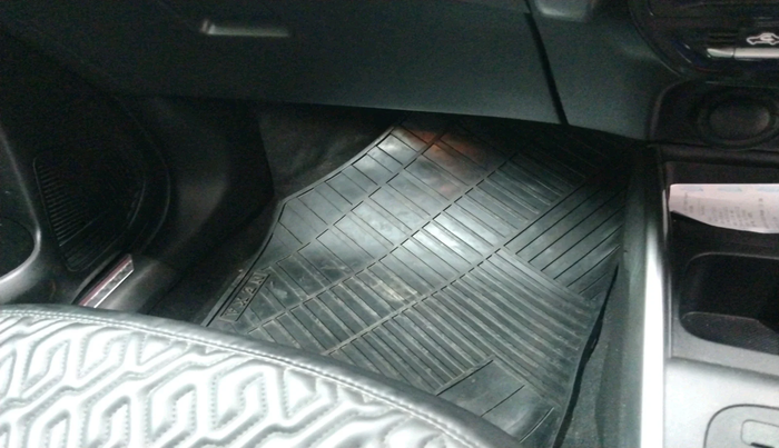 2024 Maruti FRONX ALPHA 1.0L TURBO 6 AT, Petrol, Automatic, 14,330 km, interior