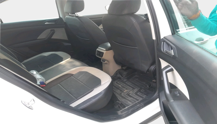 2021 Volkswagen TAIGUN TOPLINE 1.0 TSI MT, Petrol, Manual, 50,196 km, interior