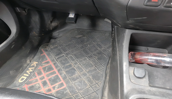 2017 Renault Kwid RXT 1.0, Petrol, Manual, 1,08,062 km, interior