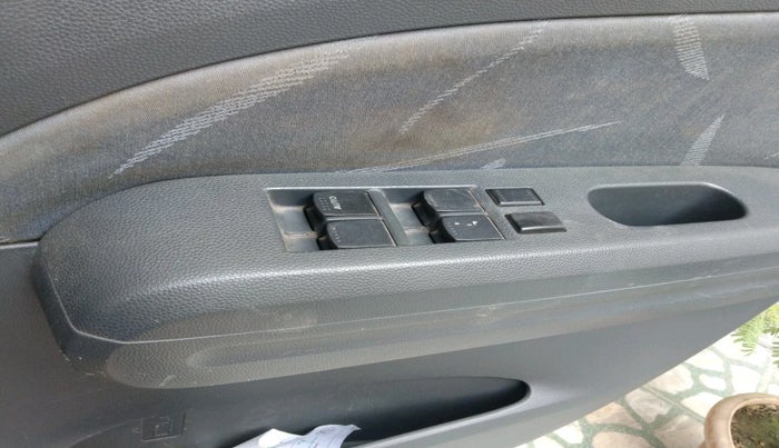 2011 Maruti Ritz VXI, Petrol, Manual, 1,17,181 km, interior