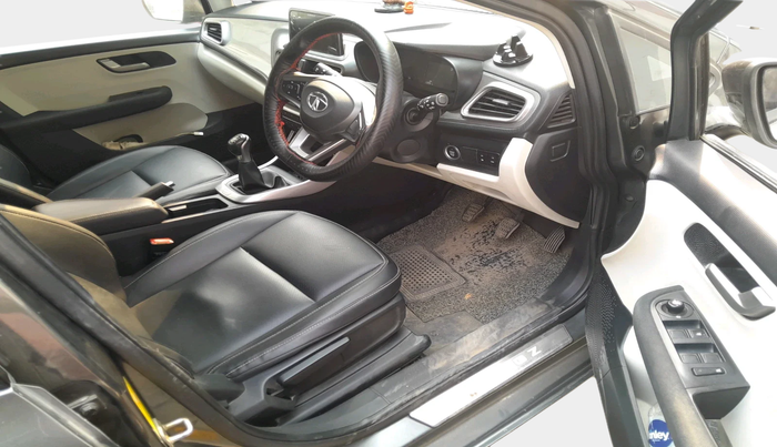 2023 Tata ALTROZ XZ PLUS O SUNROOF CNG, Petrol, Manual, 53,281 km, interior