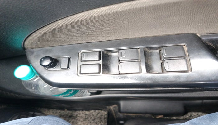 2016 Maruti Swift VXI, Petrol, Manual, 71,797 km, interior