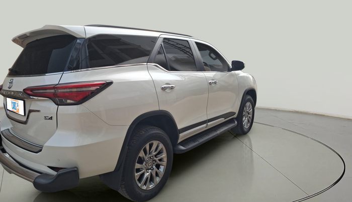 2022 Toyota Fortuner 4X2 MT 2.8 DIESEL, Diesel, Manual, 11,948 km, exterior