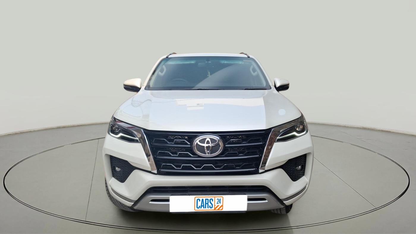 2022 Toyota Fortuner 4X2 MT 2.8 DIESEL, Diesel, Manual, 11,948 km, exterior
