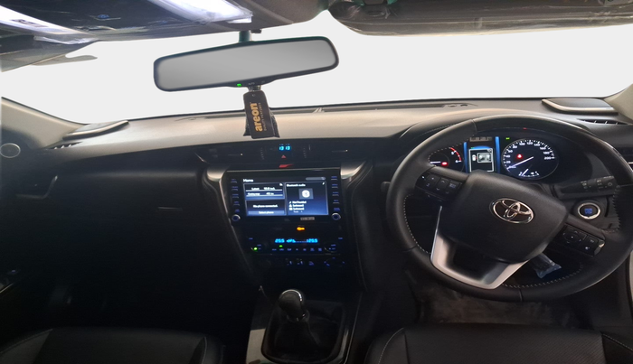 2022 Toyota Fortuner 4X2 MT 2.8 DIESEL, Diesel, Manual, 11,948 km, interior