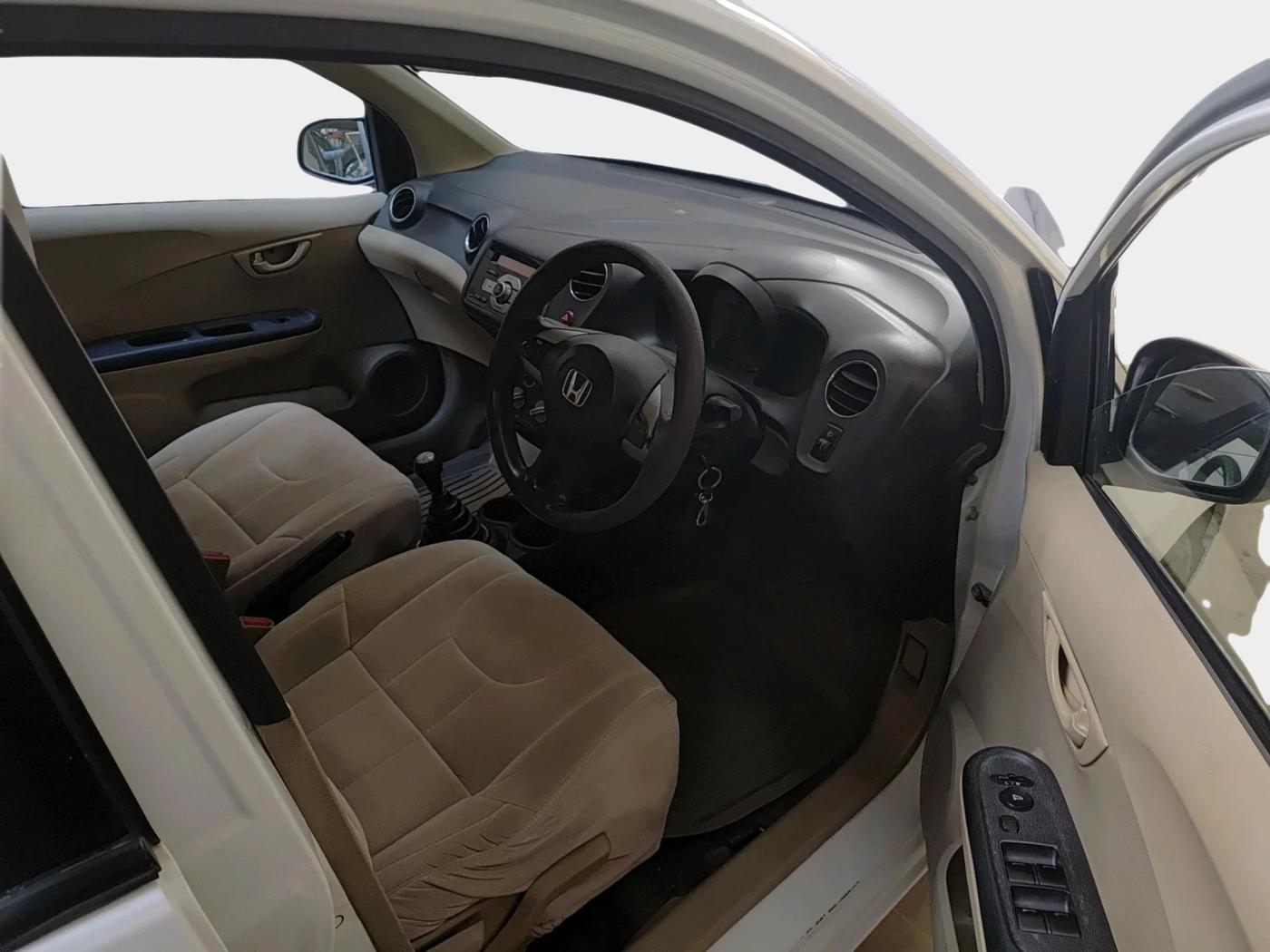2015 Honda Brio S MT, Petrol, Manual, 50,019 km, interior