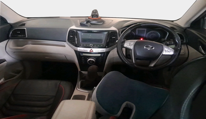 2021 Mahindra XUV300 W8 1.5 Diesel Dual Tone, Diesel, Manual, 28,745 km, interior