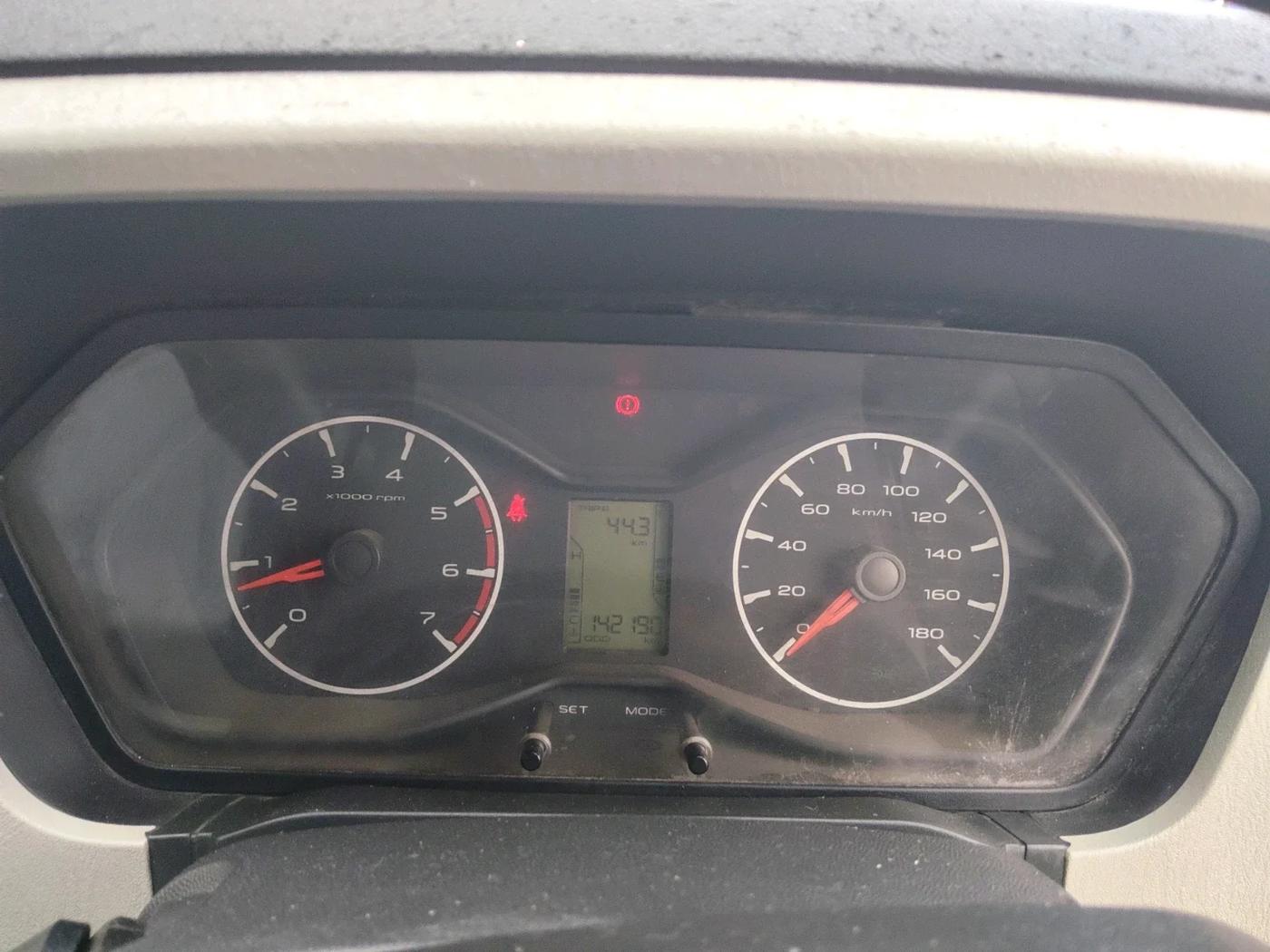 2017 Mahindra Scorpio S4 PLUS 4WD 1.99 INTELLI-HYBRID, Diesel, Manual, 1,42,190 km, interior