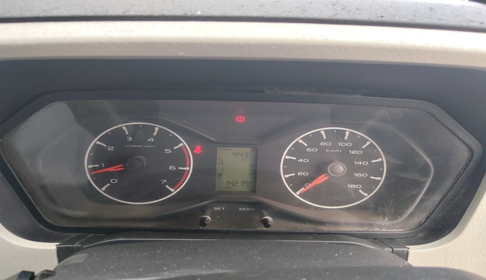 2017 Mahindra Scorpio S4 PLUS 4WD 1.99 INTELLI-HYBRID, Diesel, Manual, 1,42,190 km, interior