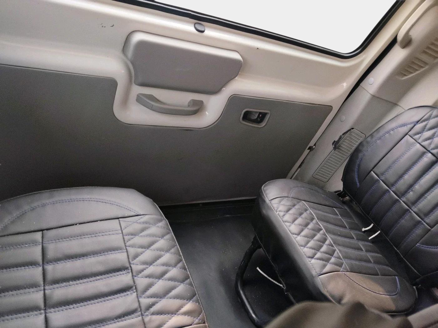 2017 Mahindra Scorpio S4 PLUS 4WD 1.99 INTELLI-HYBRID, Diesel, Manual, 1,42,190 km, interior