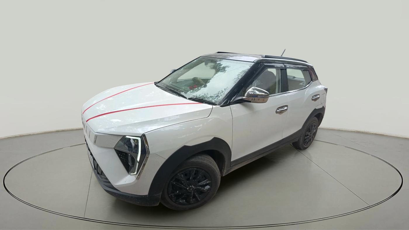 2025 Mahindra XUV 3XO REVX M (O)1.2 Petrol, Petrol, Manual, 843 km, exterior