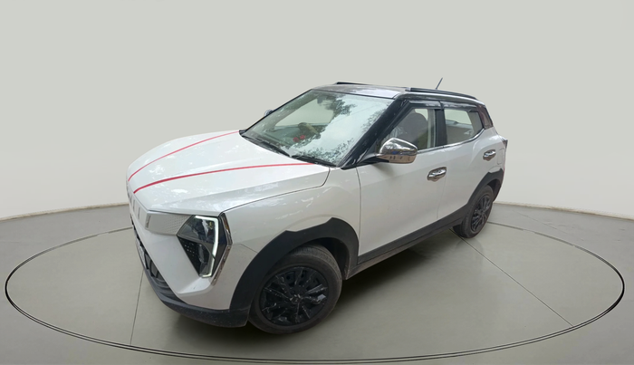 2025 Mahindra XUV 3XO REVX M (O)1.2 Petrol, Petrol, Manual, 843 km, exterior