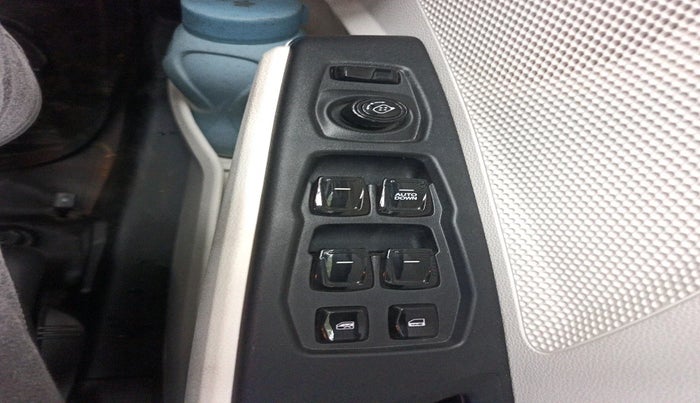 2025 Mahindra XUV 3XO REVX M (O)1.2 Petrol, Petrol, Manual, 843 km, interior