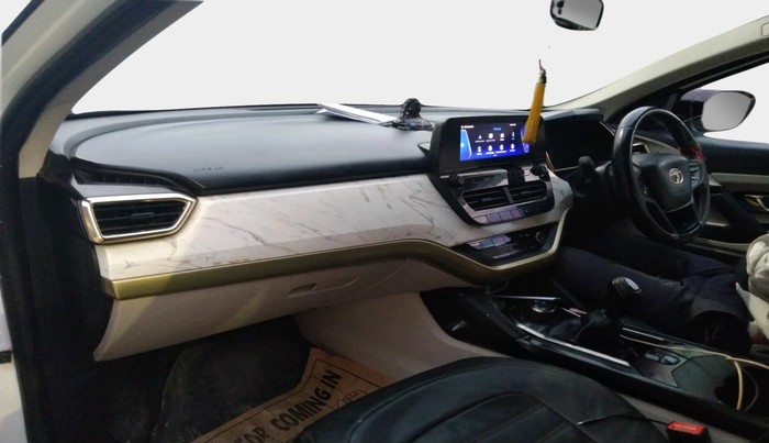 2021 Tata Safari XZ PLUS GOLD, Diesel, Manual, 1,20,491 km, interior
