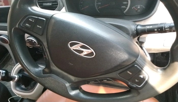 2017 Hyundai Grand i10 SPORTZ 1.1 CRDI, Diesel, Manual, 91,682 km, interior