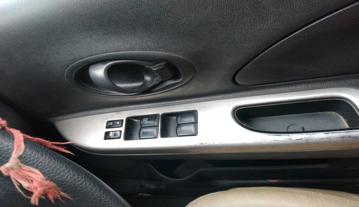 2017 Nissan Micra Active XL, Petrol, Manual, 68,699 km, interior