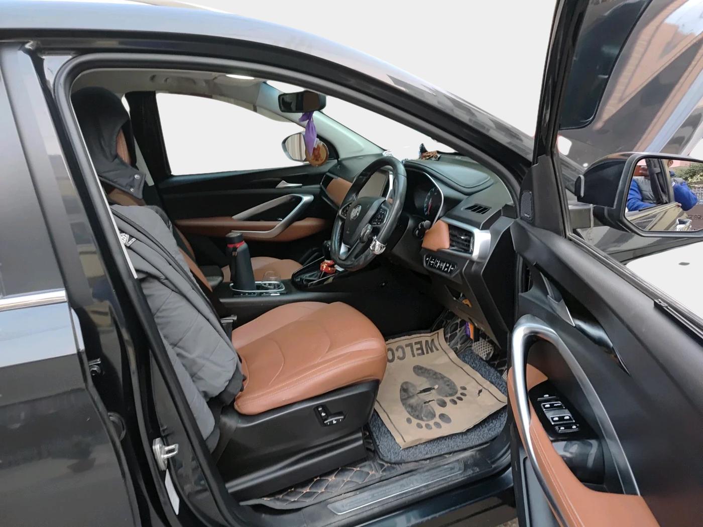 2021 MG HECTOR PLUS SHARP 1.5 PETROL TURBO CVT 6-STR, Petrol, Automatic, 1,65,789 km, interior