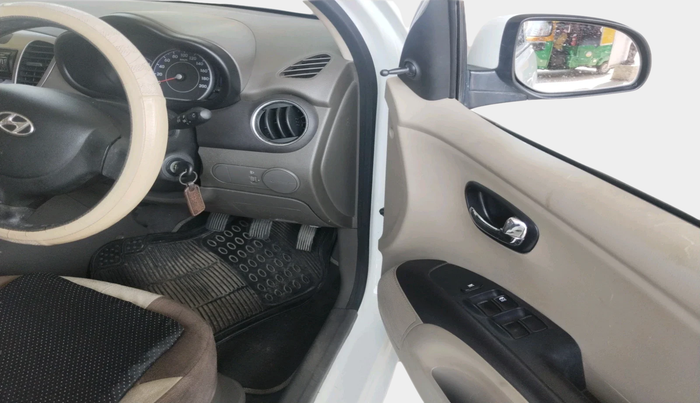 2012 Hyundai i10 MAGNA 1.1, Petrol, Manual, 50,593 km, interior