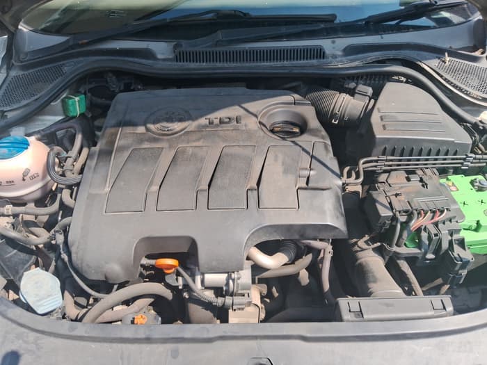 2013 Skoda Rapid AMBITION 1.6 TDI CR MT PLUS, Diesel, Manual, 1,35,457 km, exterior