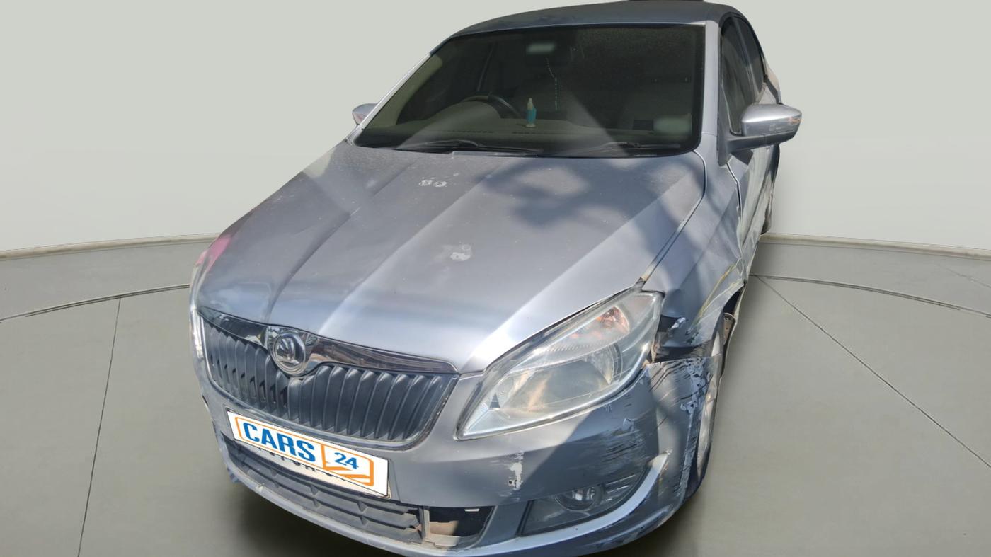 2013 Skoda Rapid AMBITION 1.6 TDI CR MT PLUS, Diesel, Manual, 1,35,457 km, exterior