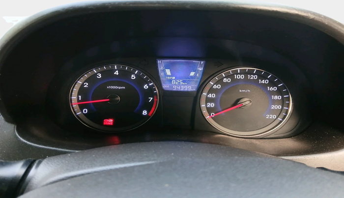 2013 Hyundai Verna FLUIDIC 1.6 VTVT EX, Petrol, Manual, 94,399 km, interior