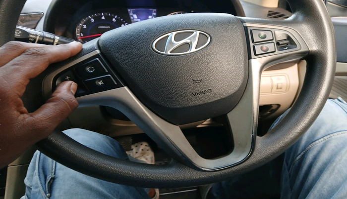 2013 Hyundai Verna FLUIDIC 1.6 VTVT EX, Petrol, Manual, 94,399 km, interior