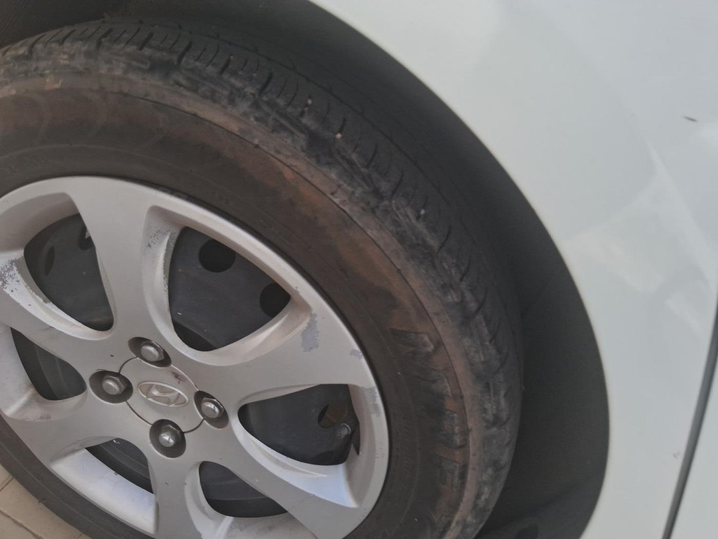 2011 Hyundai Verna FLUIDIC 1.6 CRDI EX, Diesel, Manual, 1,44,955 km, tyre