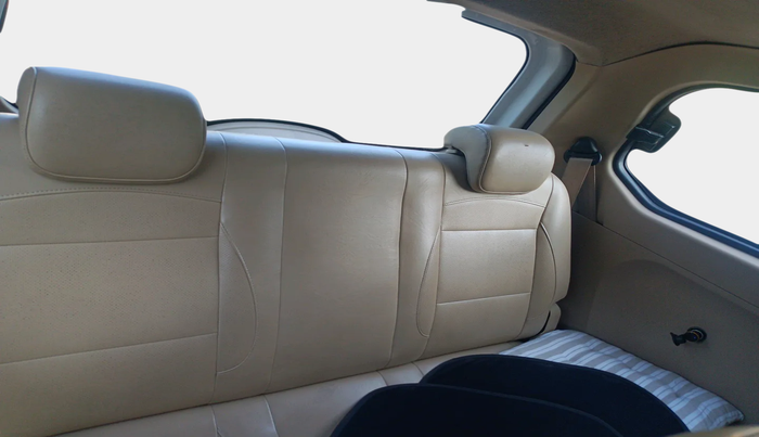 2013 Chevrolet Enjoy 1.3 LTZ 7 STR, Diesel, Manual, 87,405 km, interior