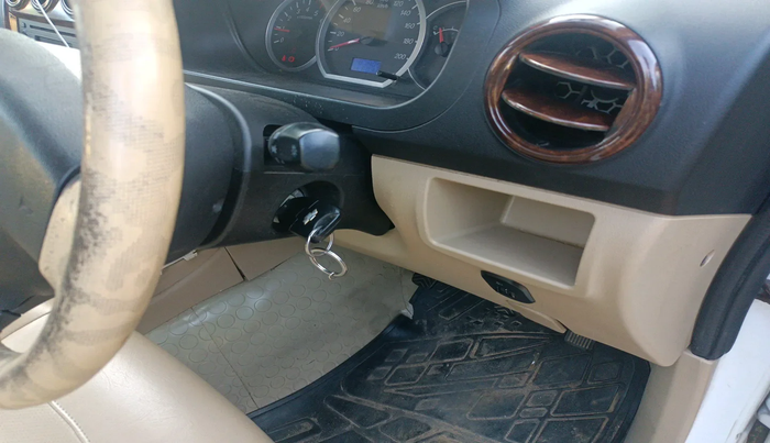 2013 Chevrolet Enjoy 1.3 LTZ 7 STR, Diesel, Manual, 87,405 km, interior