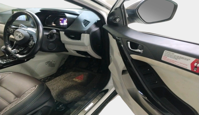 2022 Tata NEXON XZA PLUS (O) PETROL, Petrol, Automatic, 18,265 km, interior