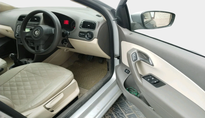 2013 Volkswagen Vento TRENDLINE DIESEL 1.6, Diesel, Manual, 84,196 km, interior