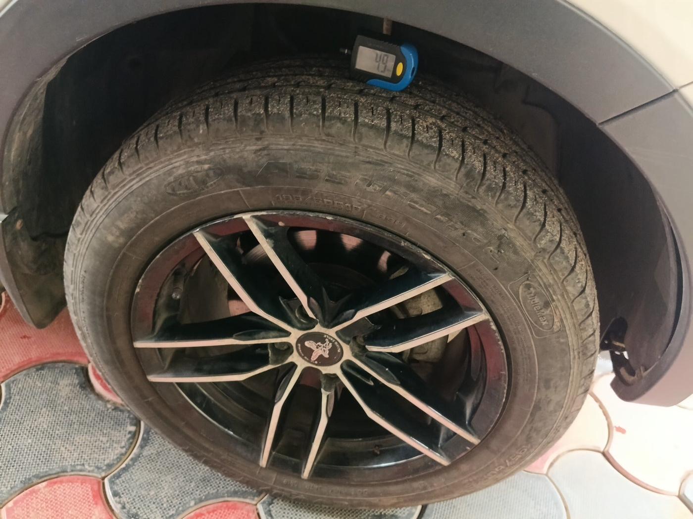 2018 Tata NEXON XZ PETROL, Petrol, Manual, 27,874 km, tyre