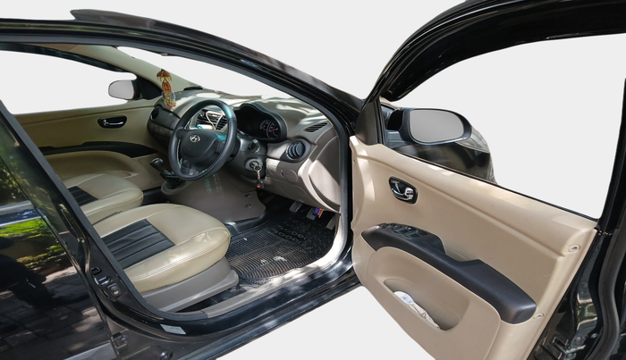 2010 Hyundai i10 MAGNA 1.2, Petrol, Manual, 27,910 km, interior