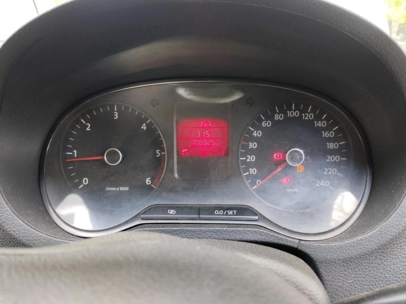2011 Volkswagen Polo TRENDLINE 1.2L DIESEL, Diesel, Manual, 1,06,925 km, interior