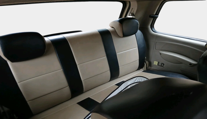 2010 Mahindra Xylo D2, Diesel, Manual, 1,93,420 km, interior