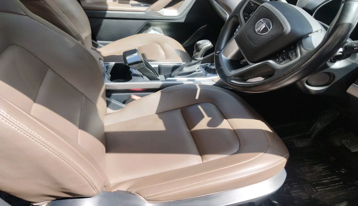 2020 Tata Harrier XZA 2.0L, Diesel, Automatic, 49,851 km, interior