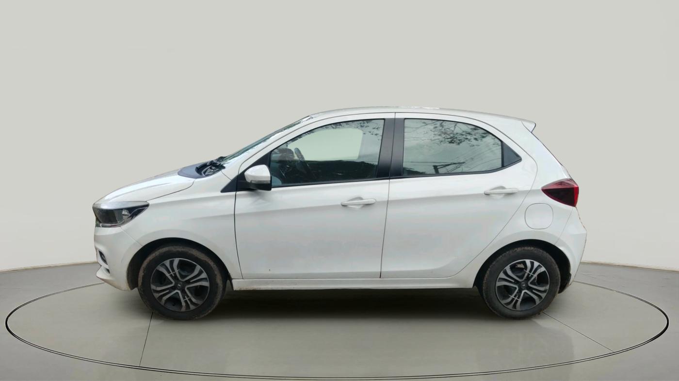 2021 Tata Tiago XZA PETROL, Petrol, Automatic, 1,26,450 km, exterior