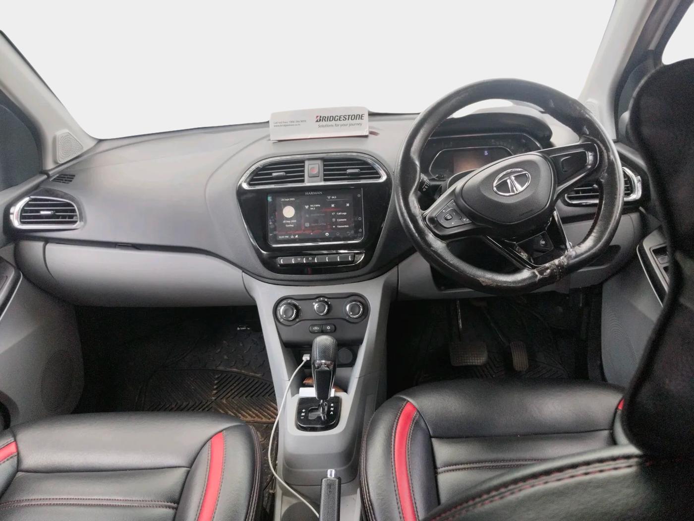 2021 Tata Tiago XZA PETROL, Petrol, Automatic, 1,26,450 km, interior
