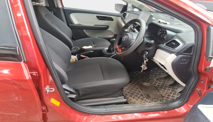 2022 Tata ALTROZ XE PETROL, Petrol, Manual, 18,707 km, interior