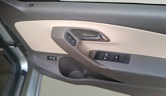 2011 Volkswagen Vento TRENDLINE DIESEL 1.6, Diesel, Manual, 90,928 km, interior