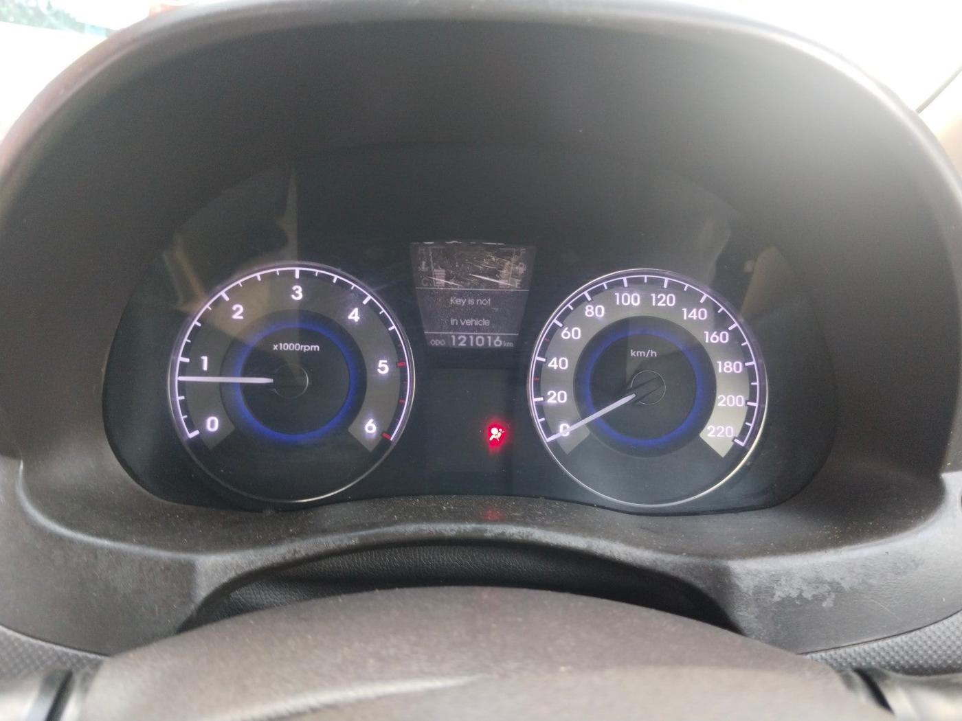 2012 Hyundai Verna FLUIDIC 1.6 CRDI SX OPT, Diesel, Manual, 1,21,016 km, interior