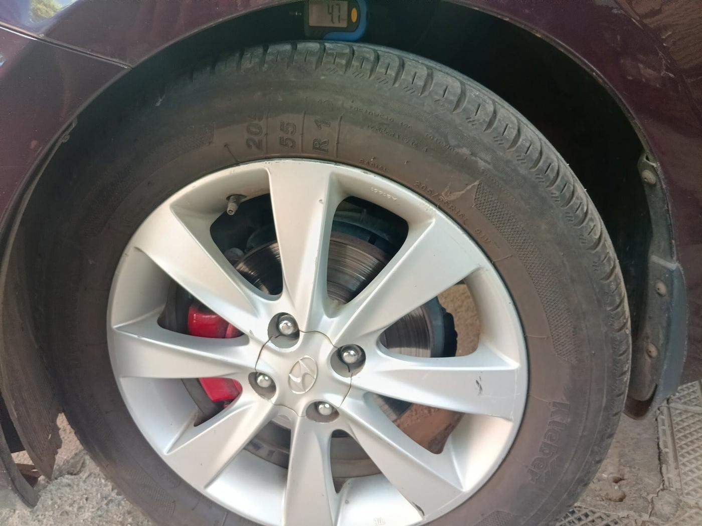2012 Hyundai Verna FLUIDIC 1.6 CRDI SX OPT, Diesel, Manual, 1,20,543 km, tyre