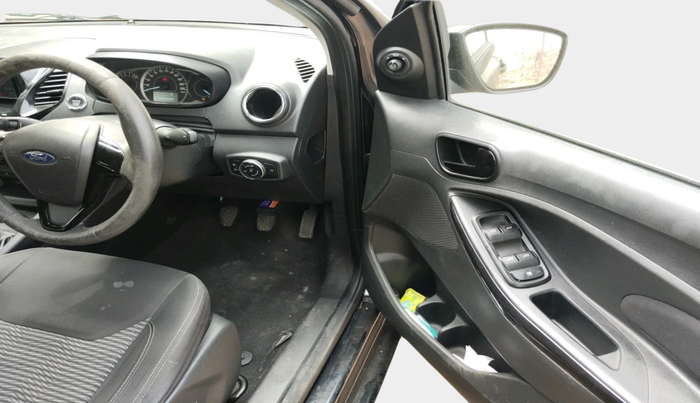 2019 Ford New Figo TITANIUM 1.2 PETROL MT, Petrol, Manual, 80,362 km, interior