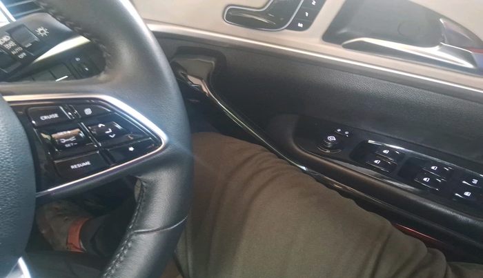 2022 Mahindra XUV700 AX 7 LUXURY P AT 7 STR, Petrol, Automatic, 93,809 km, interior