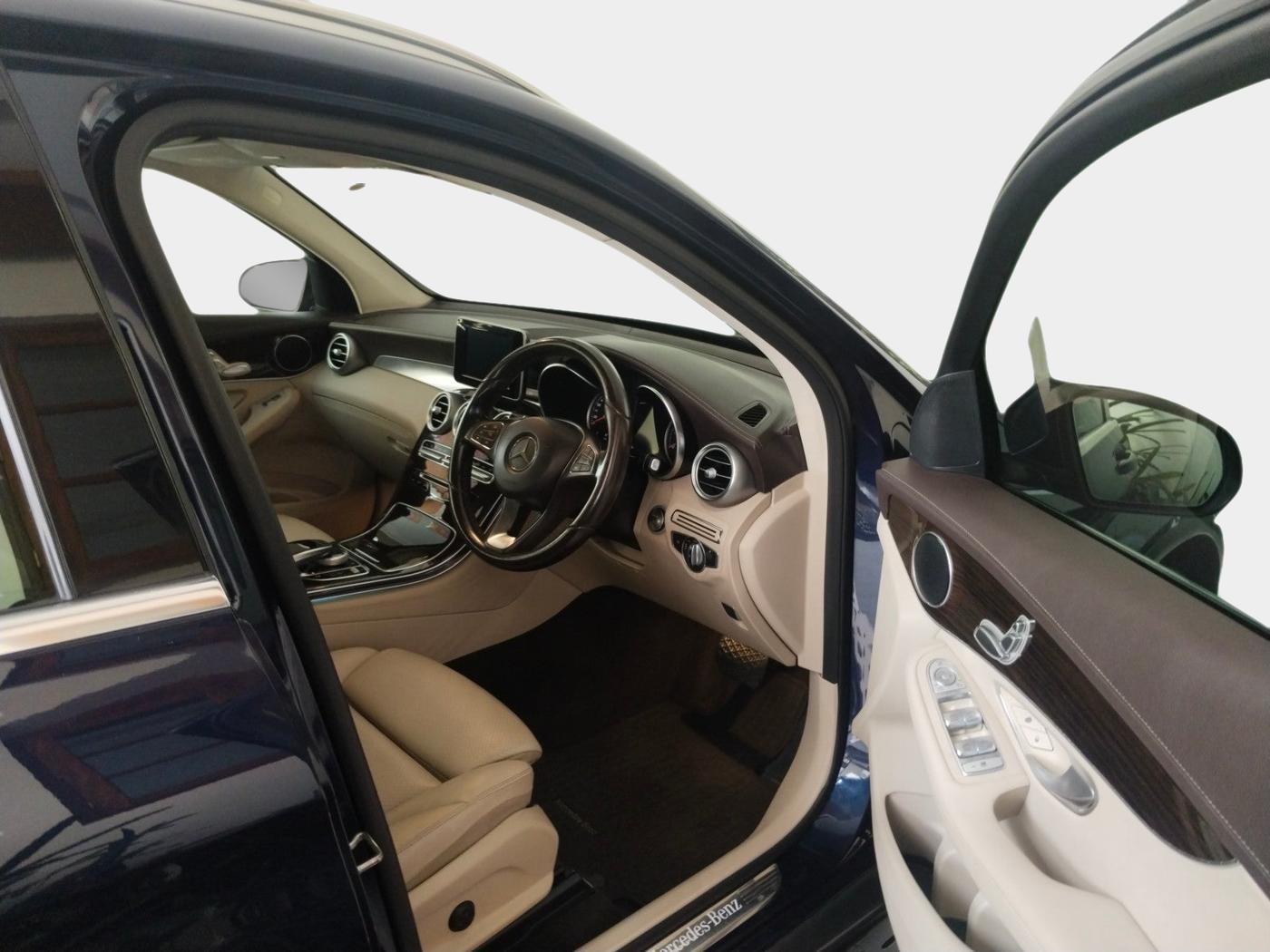 2017 Mercedes Benz GLC CLASS 220 D 4 MATIC, Diesel, Automatic, 59,789 km, interior