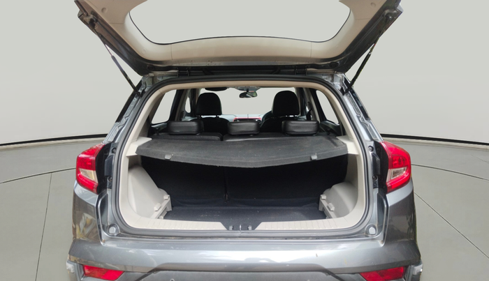 2021 Mahindra XUV300 W8 1.5 DIESEL, Diesel, Manual, 39,217 km, exterior