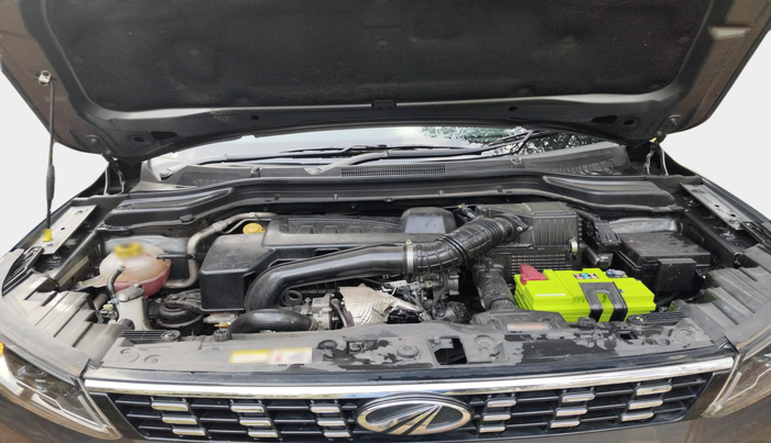 2021 Mahindra XUV300 W8 1.5 DIESEL, Diesel, Manual, 39,217 km, exterior