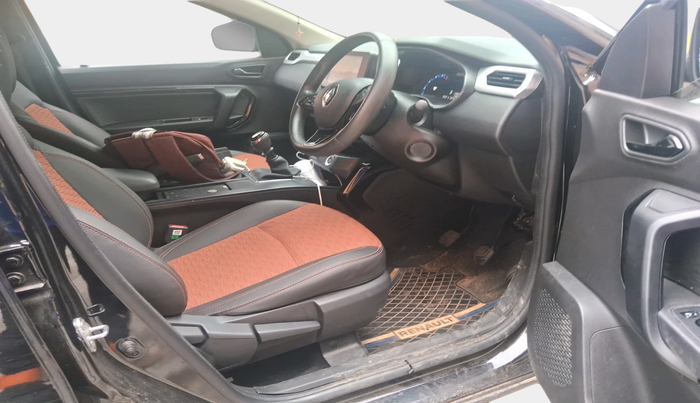 2024 Renault Kiger RXT (O) MT, Petrol, Manual, 17,392 km, interior