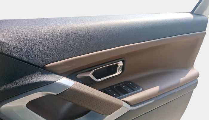 2020 Tata Harrier XZA PLUS 2.0L, Diesel, Automatic, 26,739 km, interior